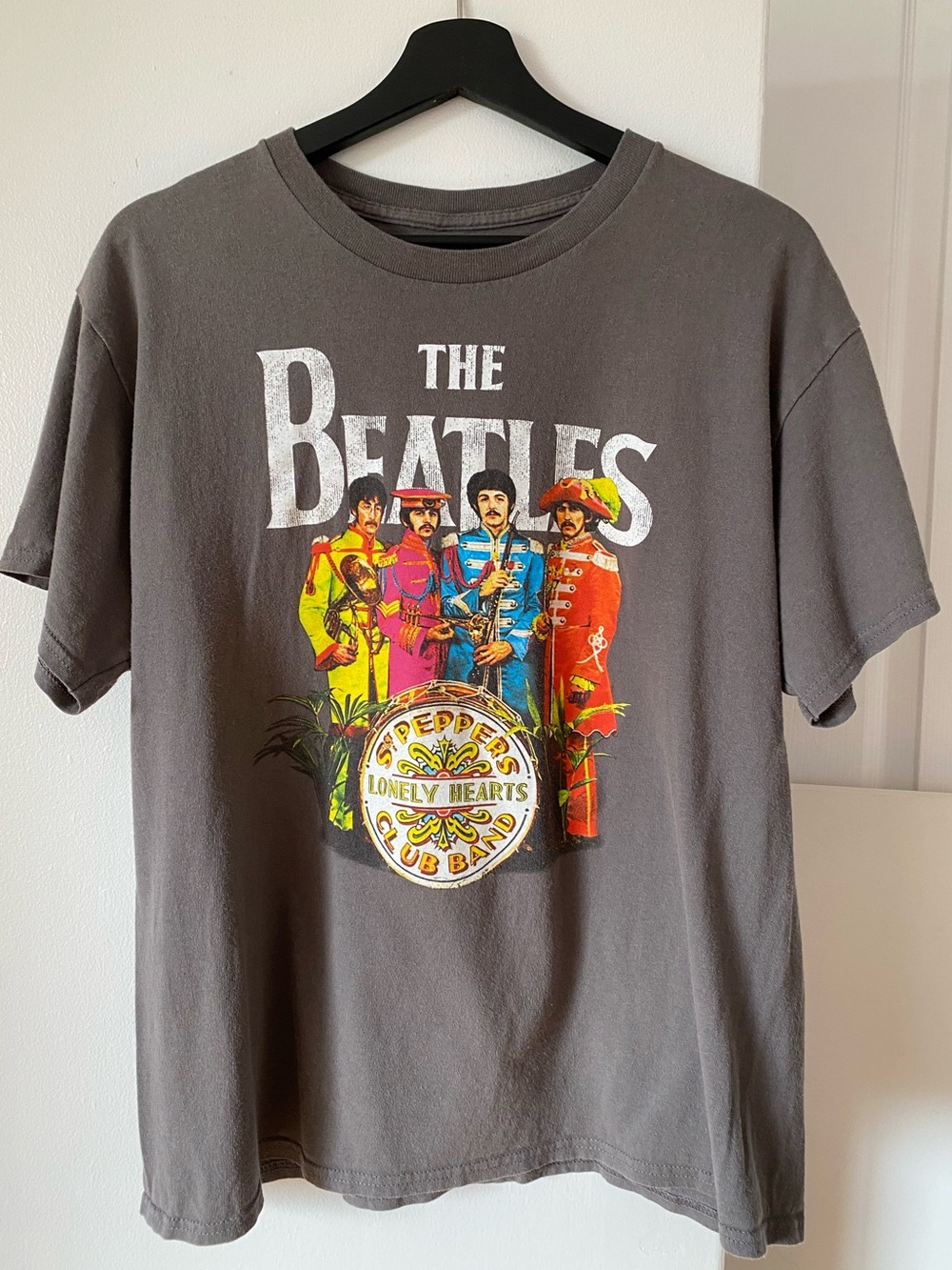The Beatles Sgt Peppers Lonely Hearts Multicolor Graphic Short-Sleeve Tee - Gray